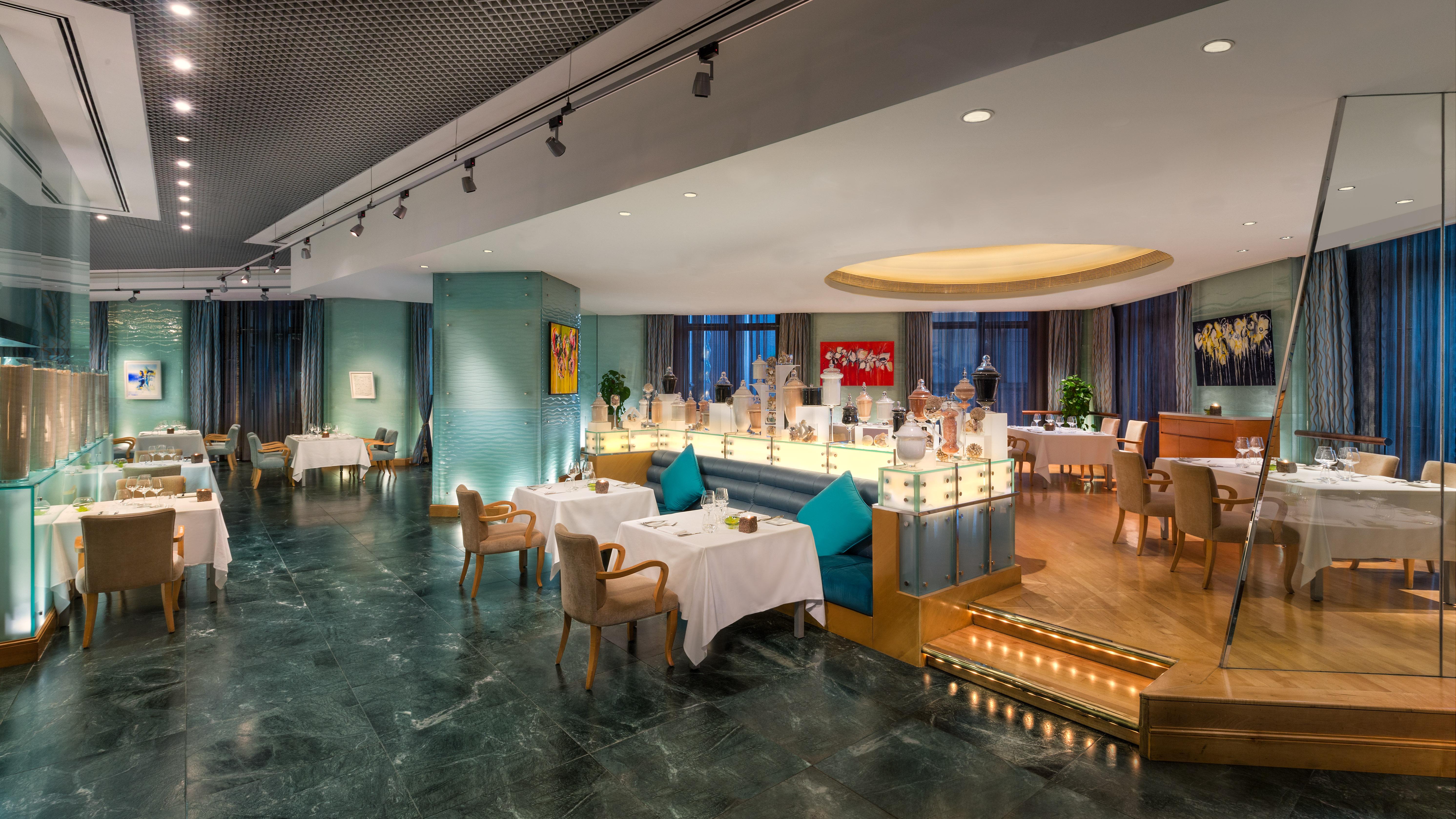 Emirates Palace Mandarin Oriental, Abu Dhabi Exterior photo The restaurant