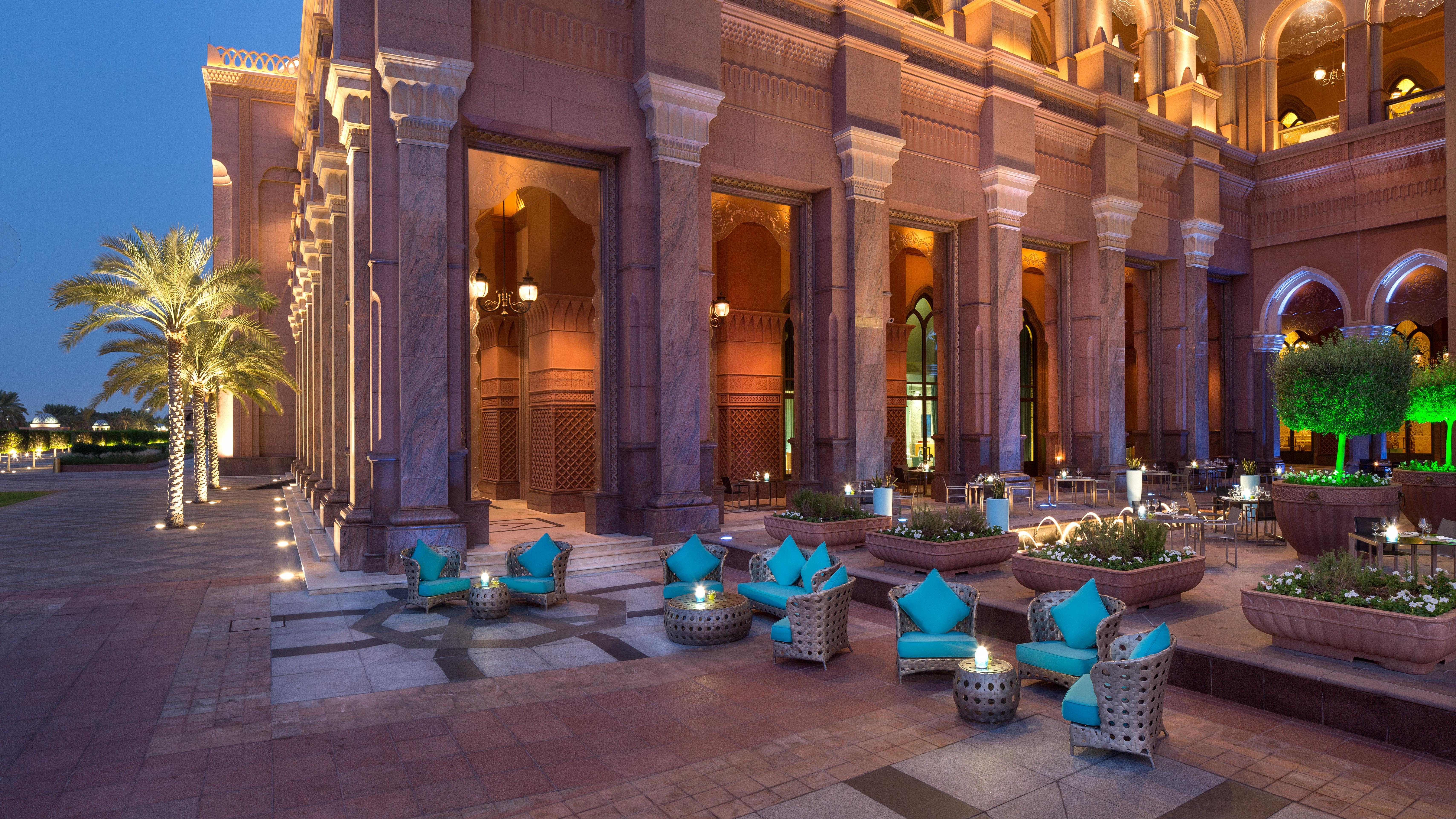 Emirates Palace Mandarin Oriental, Abu Dhabi Exterior photo The Palace Downtown Dubai