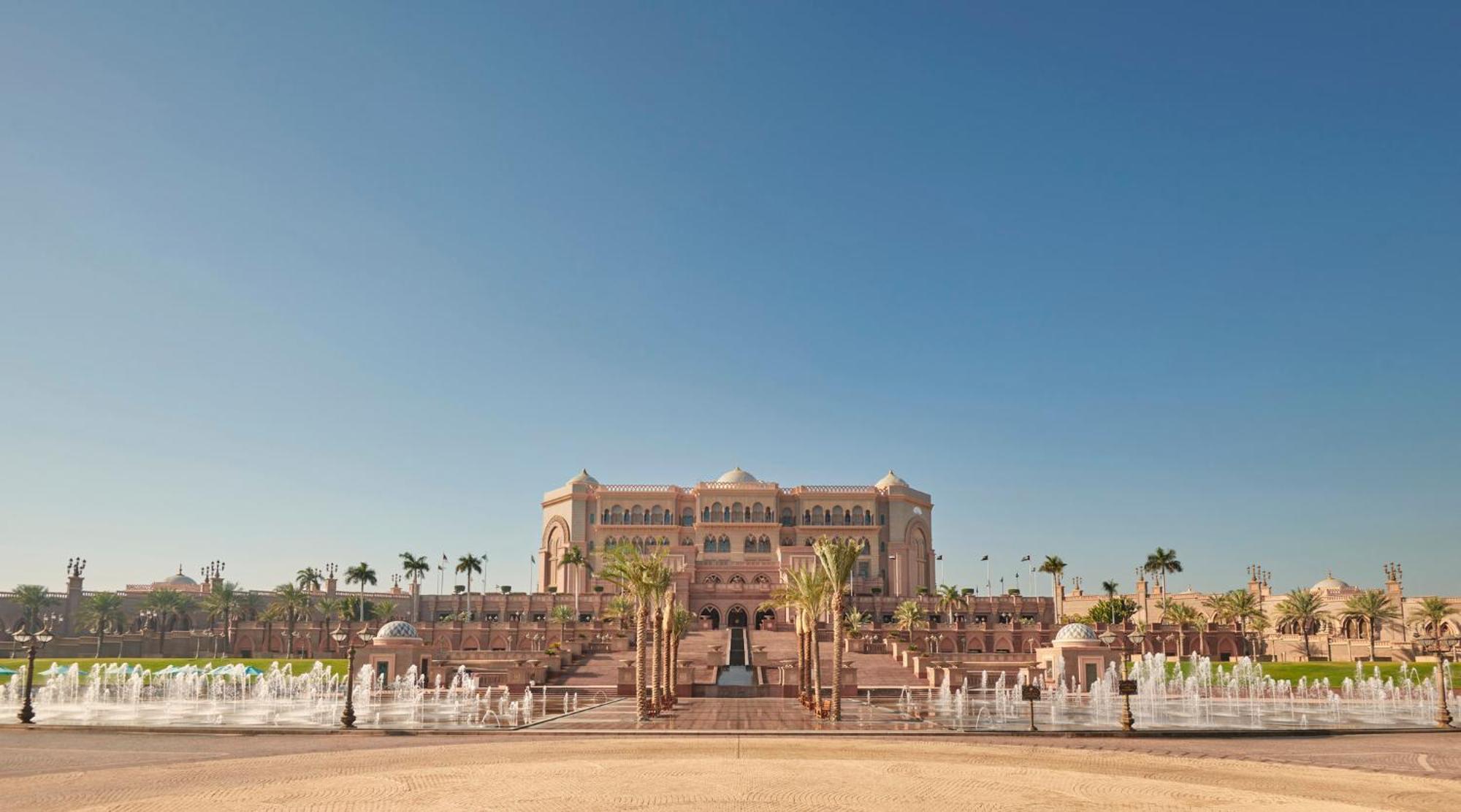 Emirates Palace Mandarin Oriental, Abu Dhabi Exterior photo The Emirates Palace