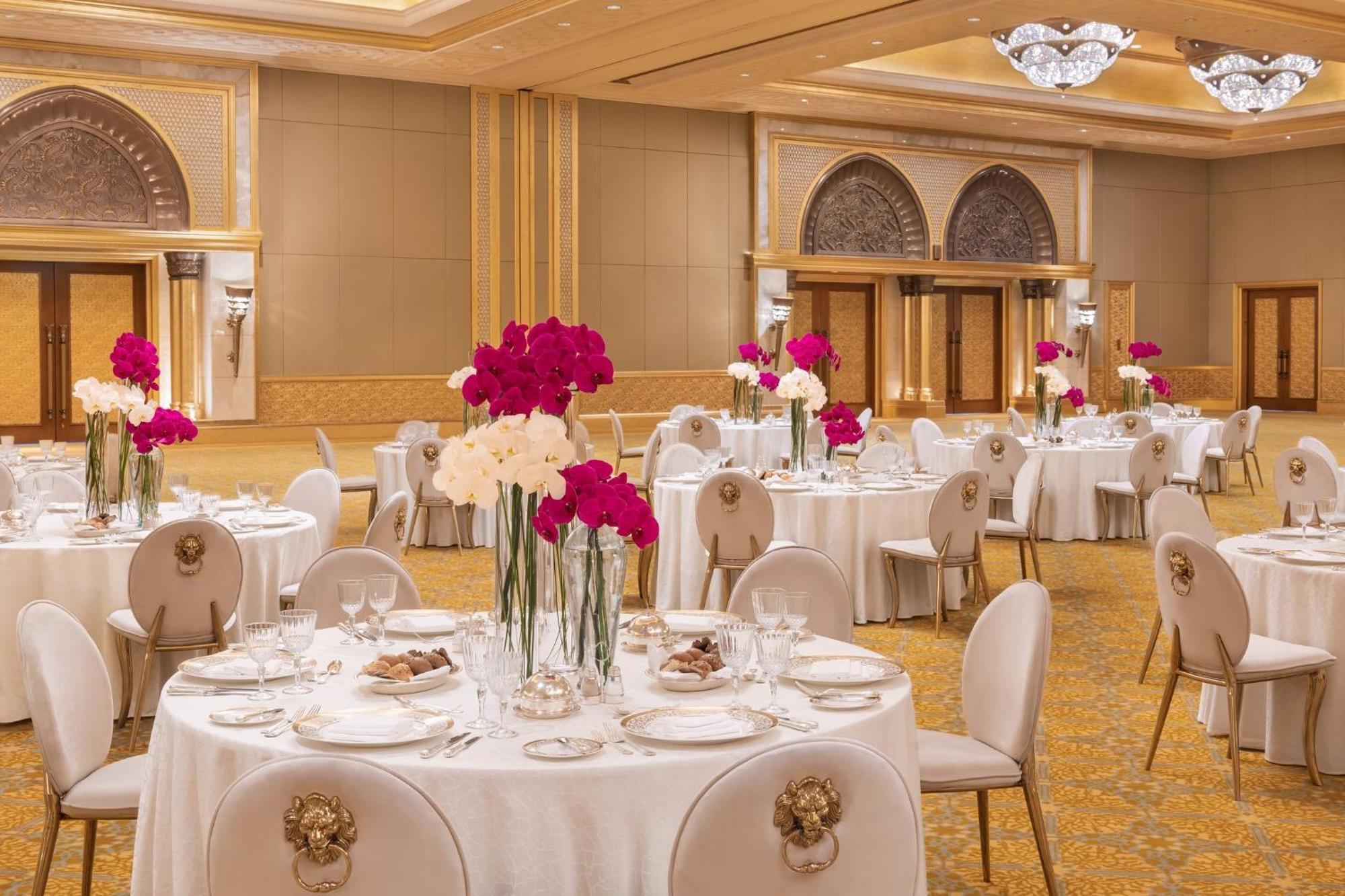 Emirates Palace Mandarin Oriental, Abu Dhabi Exterior photo The ballroom